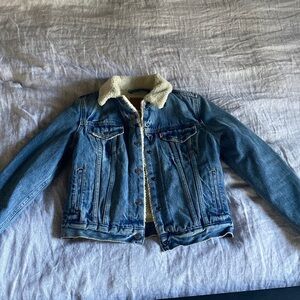 Levi’s sherpa lined Jean jacket